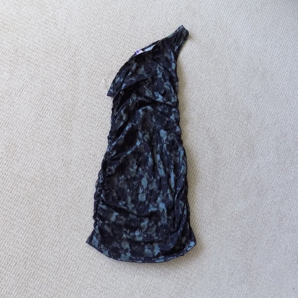 INTERI LACE ASYMMETRICAL ROSE DRESS - Picture 2 of 2